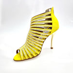 Load image into Gallery viewer, ELSY Plus (L7) - Sandalo a Tronchetto Da Donna in Morbido Camoscio Giallo Con Swarovski Boreali e Tacco a Spillo Laminato Oro
