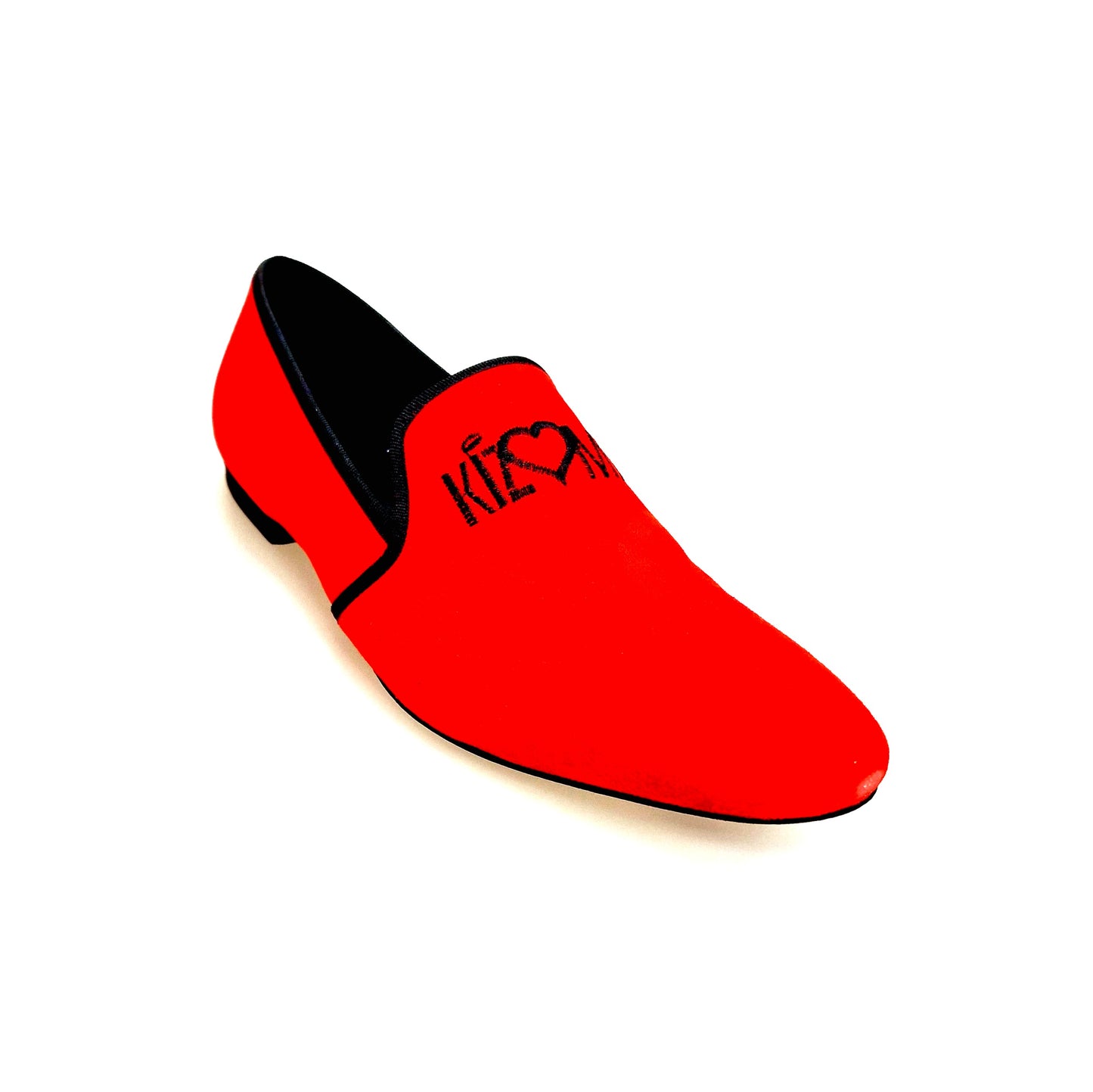 Mocassino Kizmi Venturi MS21 in camoscio rosso bordo nero con ricamo, forma lunga, prodotto Wish Dance Shop.