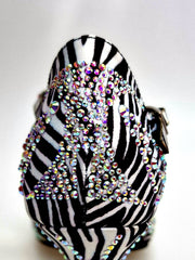 Carica immagine nella Galleria, ZEBRY Superb (L1) - Scarpa da Ballo in Raso Seta Zebrato con Swarovski e Tacco a Rocchetto
