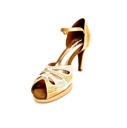 Scarpa da ballo Alexa LP4 di Wish Dance Shop in raso carne con Swarovski, tacco basso a spillo largo e plateau.