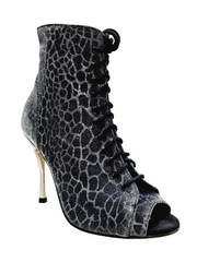 Carica immagine nella Galleria, ALEXIS Silver Black (Art. 132) - Mezzo Stivaletto con Zip in Sunseet Canna di Fucile Tacco a Spillo in Alluminio Laminato Grigio canna di fucile
