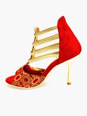 Carica immagine nella Galleria, RED FOX (460PW) - Sandalo da Donna in Camoscio Rosso Elastici Oro con Tessuto Rosso inserti disegnati in Glitter Oro e tacco a spillo laminato Oro
