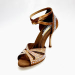 Load image into Gallery viewer, DELUXE MARIPOSA (L102 QB) - Scarpa da Ballo Donna in Raso Seta Bronzo Tan con Swarovski  Cinturino Incrociato alla Caviglia e Tacco a Spillo Laminato Oro Ramato

