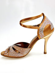 Load image into Gallery viewer, DELUXE MARIPOSA (L102 QB) - Scarpa da Ballo Donna in Raso Seta Bronzo Tan con Swarovski  Cinturino Incrociato alla Caviglia e Tacco a Spillo Laminato Oro Ramato
