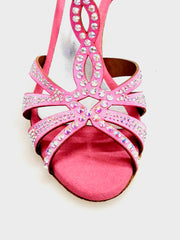 Carica immagine nella Galleria, ALESSIA Superb (L1) - Scarpa da Ballo in Raso Seta Rosa Fuxia con Swarovski Boreali e Tacco a Rocchetto

