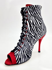 Carica immagine nella Galleria, ALEXIS Zebra (Art. 132) - Mezzo Stivaletto con Zip in Raso seta Zebra inserti in Camoscio Rosso Tacco a Spillo in Alluminio verniciato effetto Gommato Rosso