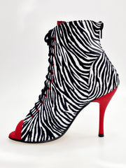 Carica immagine nella Galleria, ALEXIS Zebra (Art. 132) - Mezzo Stivaletto con Zip in Raso seta Zebra inserti in Camoscio Rosso Tacco a Spillo in Alluminio verniciato effetto Gommato Rosso