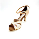 Load image into Gallery viewer, DE LUXE MARIPOSA (L102 QB) - Scarpa da Ballo Donna in Raso Seta Carne Flash Cinturino Incrociato Sulla Caviglia con Swarovski Boreali Tacco Basso a Rocchettino
