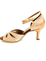 Load image into Gallery viewer, DE LUXE MARIPOSA (L102 QB) - Scarpa da Ballo Donna in Raso Seta Carne Flash Cinturino Incrociato Sulla Caviglia con Swarovski Boreali Tacco Basso a Rocchettino
