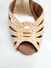 Load image into Gallery viewer, DADA Diamond QC (L55) - Scarpa da Ballo da Donna in Raso Carne cinturino incrociato al collopiede con Swarovski  Boreali Tacco a Rocchetto
