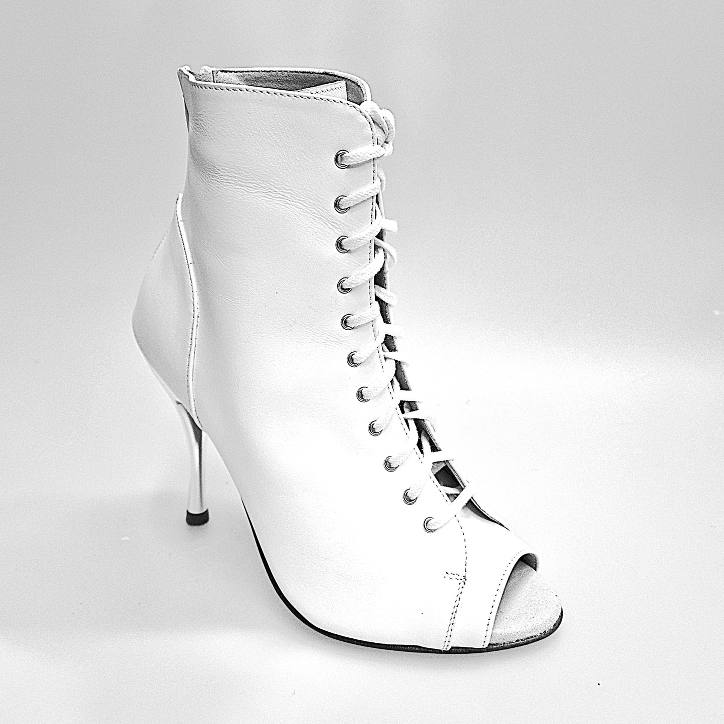 Stivaletto bianco Alexis Angel Wish Dance Shop con zip, tacco a spillo in alluminio laminato argento, pelle liscia.