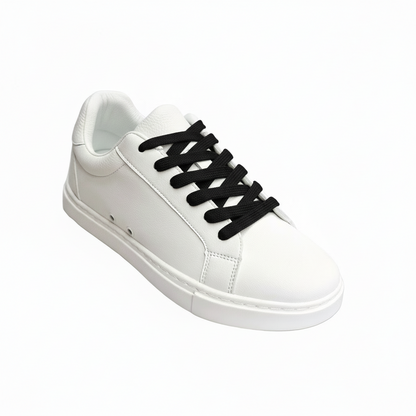 Sneaker ecopelle bianca Suprema White Black Vortex (FCE) con suola in gomma e resina, dettagli neri e design leggero e flessibile.