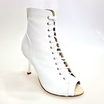 Load image into Gallery viewer, ALEXIS White Angel (Art. 132) - Mezzo Stivaletto con Zip in Pelle Bianca Tacco a Stiletto Squadrato Sottile in Alluminio Laminato Argento
