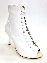 Carica immagine nella Galleria, ALEXIS White Angel (Art. 132) - Mezzo Stivaletto con Zip in Pelle Bianca Tacco a Stiletto Squadrato Sottile in Alluminio Laminato Argento
