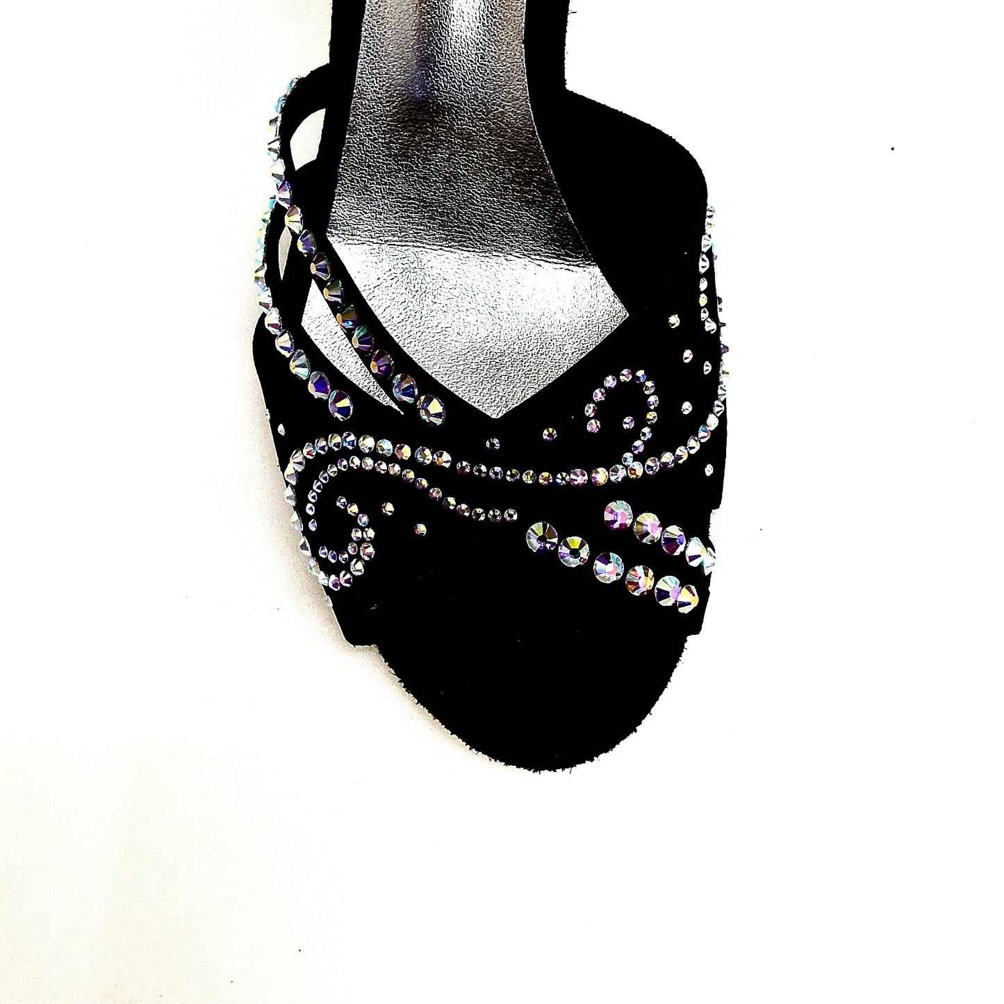 Scarpa da ballo Martina L10 in raso di seta nero con Swarovski Boreali e tacco a rocchetto, ideale per danze eleganti.