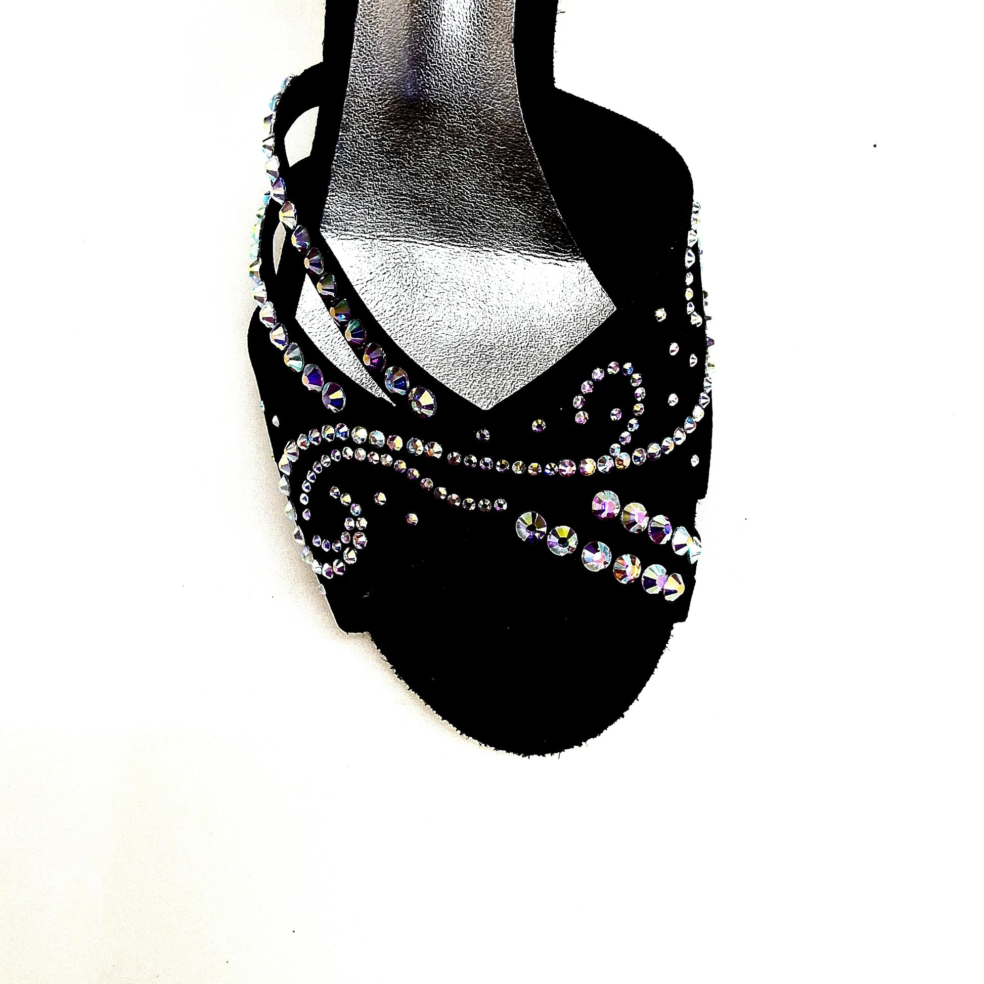 Scarpa da ballo Martina L10 in raso di seta nero con Swarovski Boreali e tacco a rocchetto, ideale per danze eleganti.