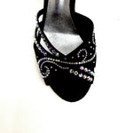 Load image into Gallery viewer, MARTINA (L10) - Scarpa da Ballo in Raso Seta Nero Con Swarovski Boreali e Tacco a Rocchetto
