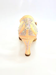 Carica immagine nella Galleria, LANA (L12) - Scarpa da Ballo Raso Seta Carne Flash con Swarovski Boreali tacco a Rocchetto
