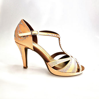 TANIA Superb (accollata) L13P - Scarpa da Ballo in Raso Seta Carne Flash con Swarovski Boreali e Tacco Basso a Spillo Largo con Plateau
