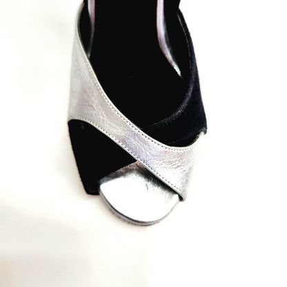 Sandalo donna Wish Dance AMINA F.533 in camoscio nero e pelle argento con tacco a spillo largo, dettagli eleganti e sofisticati