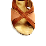 Load image into Gallery viewer, LIVIA (T104 R.L. by WISH DANCE) - Scarpa in Camoscio Bronzo Tan e Raso seta Bronzo Tan Tacco Basso Rocchetto Tondo Suola Extraflex
