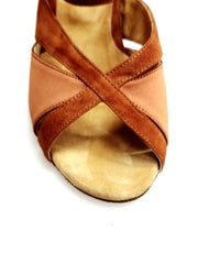 Carica immagine nella Galleria, LIVIA (T104 R.L. by WISH DANCE) - Scarpa in Camoscio Bronzo Tan e Raso seta Bronzo Tan Tacco Basso Rocchetto Tondo Suola Extraflex
