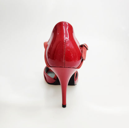 Sandalo donna GILDA SW F.626 in pelle verniciata rossa e camoscio, con gioiello Swarovski e tacco a spillo smaltato rosso.