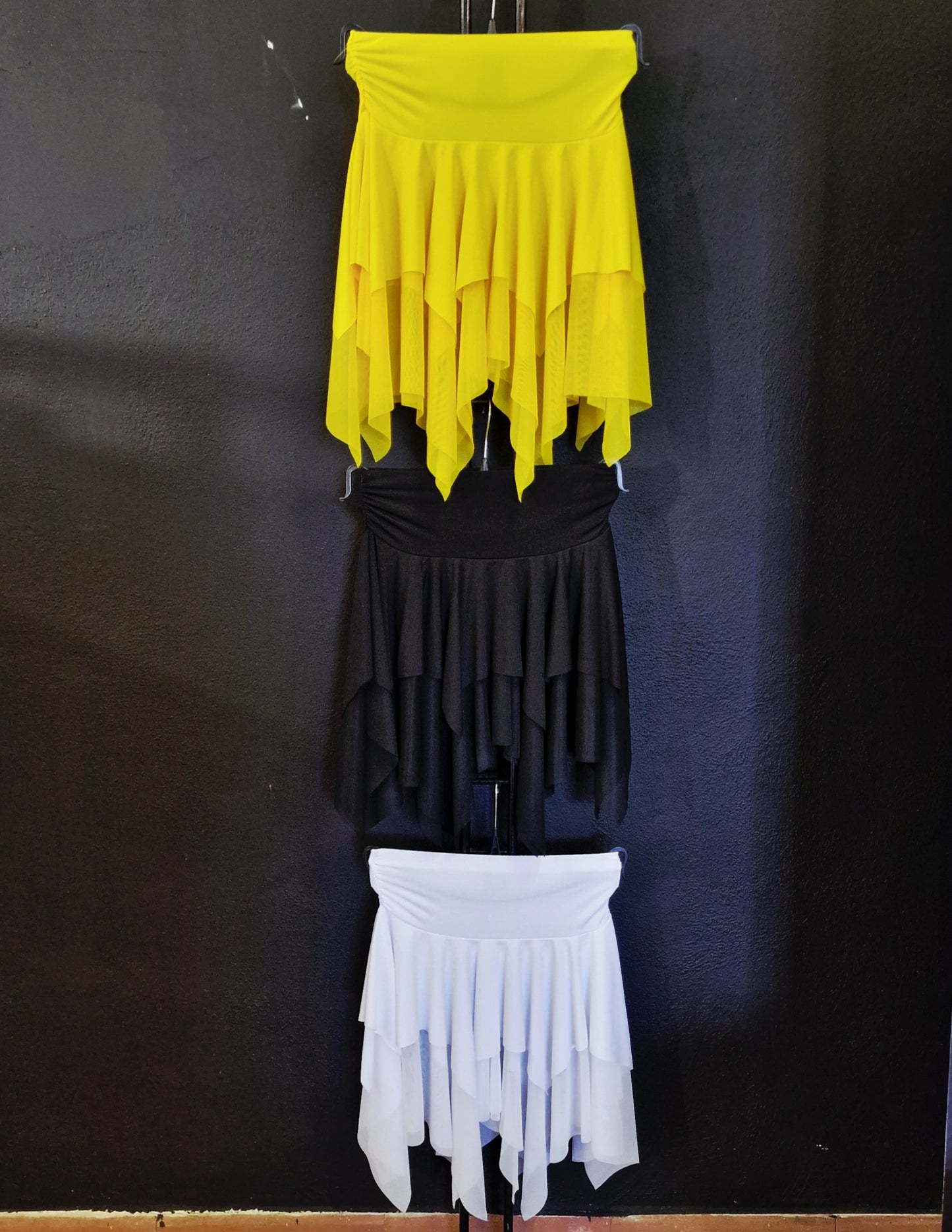 Gonna a punte tagliata a mano di microfibra elastica e tulle tono su tono, modello DANILA, Wish Dance Shop