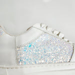 Load image into Gallery viewer, MIKI Cielo Perla (SK2) - Sneaker in Pelle Bianca Fori Traspiranti inserti Kristall Celeste Perla Boreale Foderata in tessuto antisudore traspirante sottopiede confort plus con Suola in Lattice Bianca
