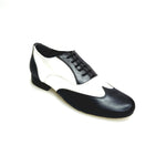 Load image into Gallery viewer, Fred (MS12) - Stringata Coda di Rondine Mod. Oxford Scarpa in Pelle Nera e Pelle Bianca Forma Tonda
