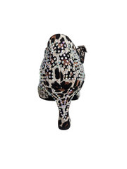 Carica immagine nella Galleria, SAMIRA (L19) - Scarpa da Ballo in Raso Seta Laserata Disegno Leopardo Bianco Con Swarovski Boreali e Tacco a Rocchetto
