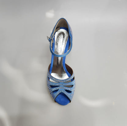 Scarpa da ballo Alexa Wish Dance Shop in raso seta azzurro cielo con Swarovski Boreali e tacco a rocchetto.