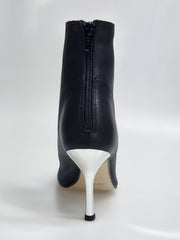 Carica immagine nella Galleria, ALEXIS Black Silver (Art. 132) - Mezzo Stivaletto con Zip in Pelle Nera Tacco a Stiletto Squadrato Sottile in Alluminio Laminato Argento
