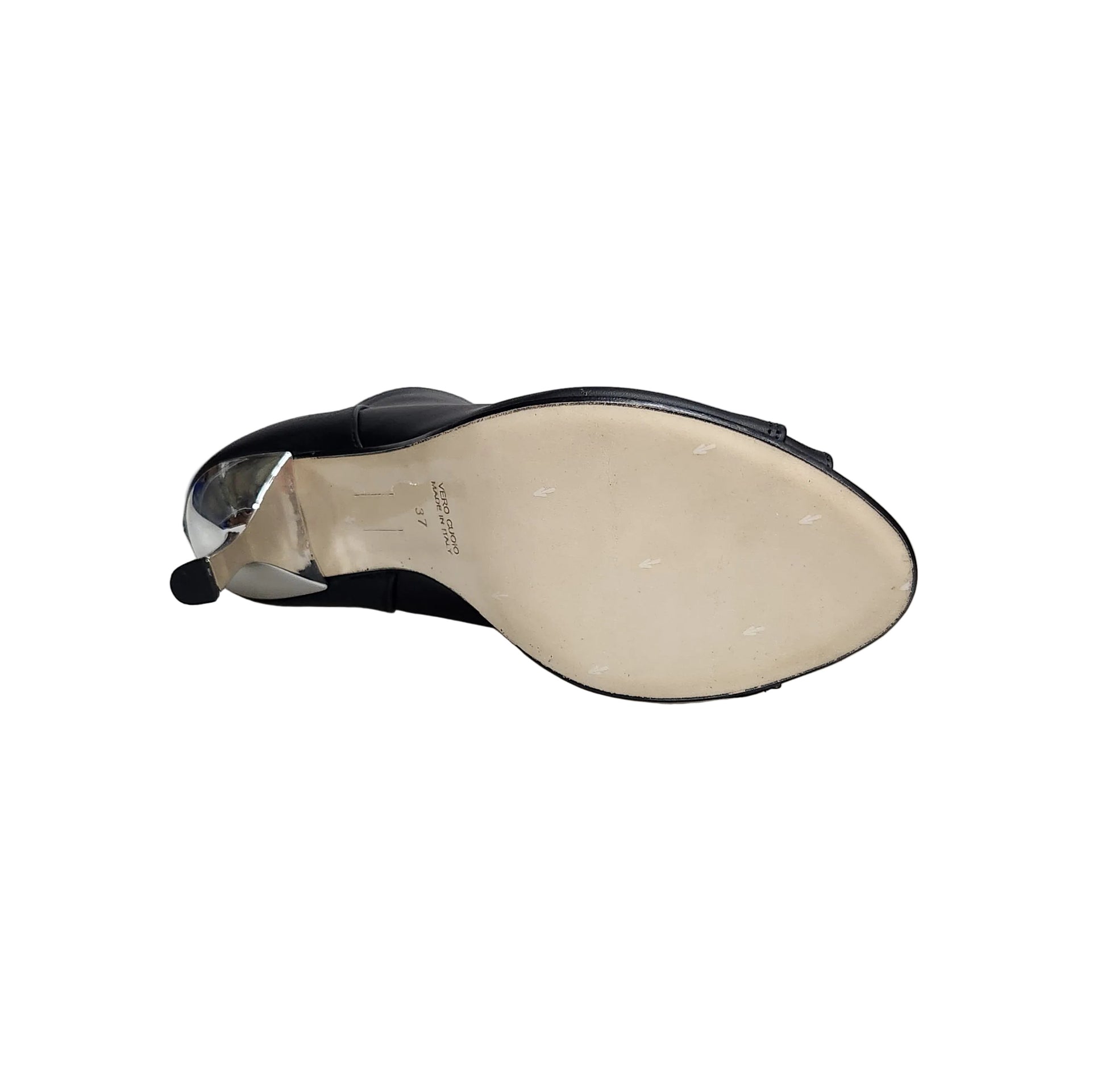 Stivaletto Wish Dance Shop Alexis Black Silver in pelle nera con zip, tacco a stiletto quadrato in alluminio laminato argento.