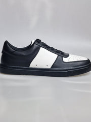 Load image into Gallery viewer, REY Black/White (L0701FCE) - Sneaker in Ecopelle Vegan Bianca e Nera Suola Nera in Gommina e Resina Tecnica