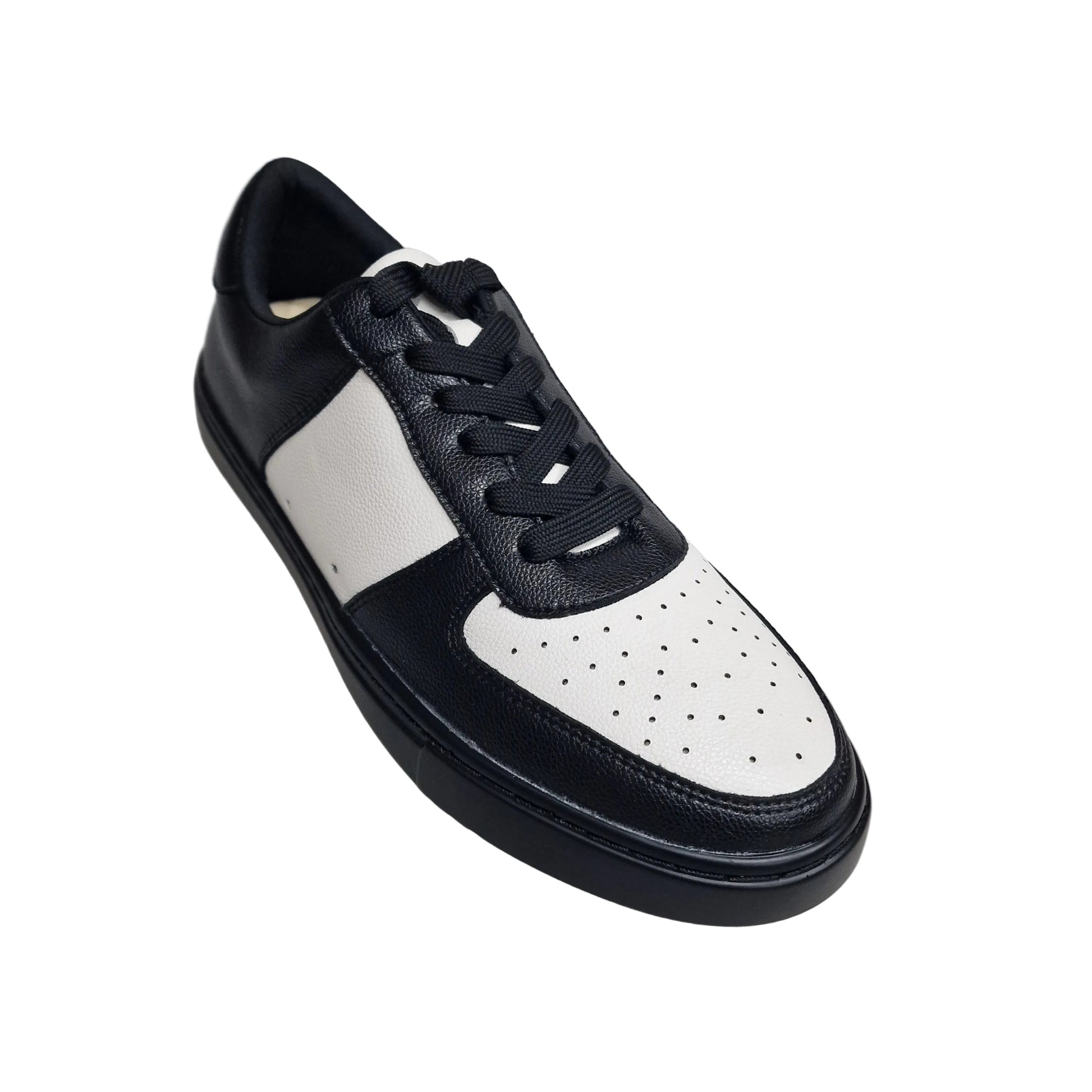 Sneaker Wish Dance Shop REY in ecopelle bianca e nera con suola in gomma e resina tecnica, dettagli con cerchi bianchi, stile moderno.