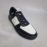 Load image into Gallery viewer, REY Black/White (L0701FCE) - Sneaker in Ecopelle Vegan Bianca e Nera Suola Nera in Gommina e Resina Tecnica
