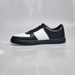 Load image into Gallery viewer, REY Black/White (L0701FCE) - Sneaker in Ecopelle Vegan Bianca e Nera Suola Nera in Gommina e Resina Tecnica
