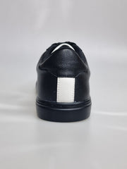 Load image into Gallery viewer, REY Black/White (L0701FCE) - Sneaker in Ecopelle Vegan Bianca e Nera Suola Nera in Gommina e Resina Tecnica