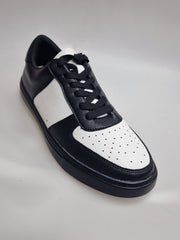 Load image into Gallery viewer, REY Black/White (L0701FCE) - Sneaker in Ecopelle Vegan Bianca e Nera Suola Nera in Gommina e Resina Tecnica