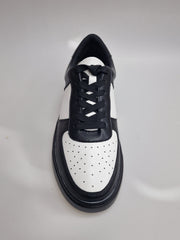 Load image into Gallery viewer, REY Black/White (L0701FCE) - Sneaker in Ecopelle Vegan Bianca e Nera Suola Nera in Gommina e Resina Tecnica