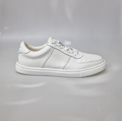 Sneaker in ecopelle bianca THOR Wish Dance Shop con suola bianca in gomma e resina tecnica, dettagli neri e design moderno