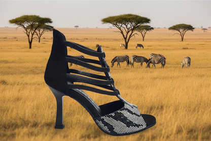 Sandalo donna ZEBRAS Swarovski in camoscio nero con elastici, pattern leopardo bianco e nero, tacco a rocchetto smaltato nero