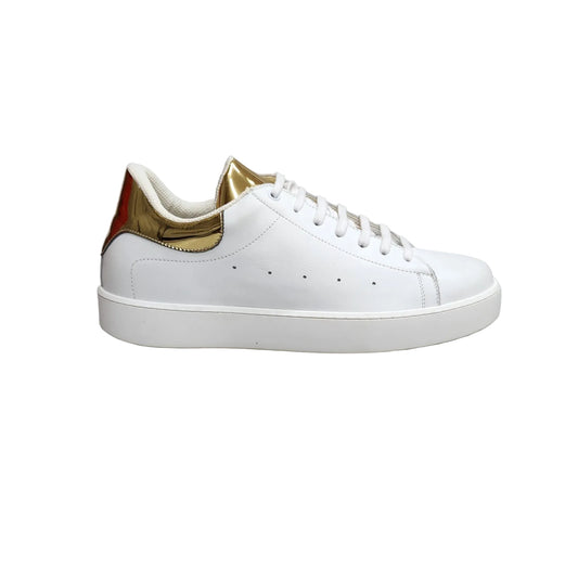 SNEAKER IN PELLE BIANCA INSERTO TALLONE ORO SPECCHIO SUOLA MICROFIBRA LATTICE BIANCO INTERNI TRASPIRANTI, vista laterale
