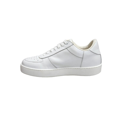 Sneaker Wish Dance Shop MIKI White in pelle bianca con fori traspiranti, sottopiede comfort plus e suola in lattice bianca.