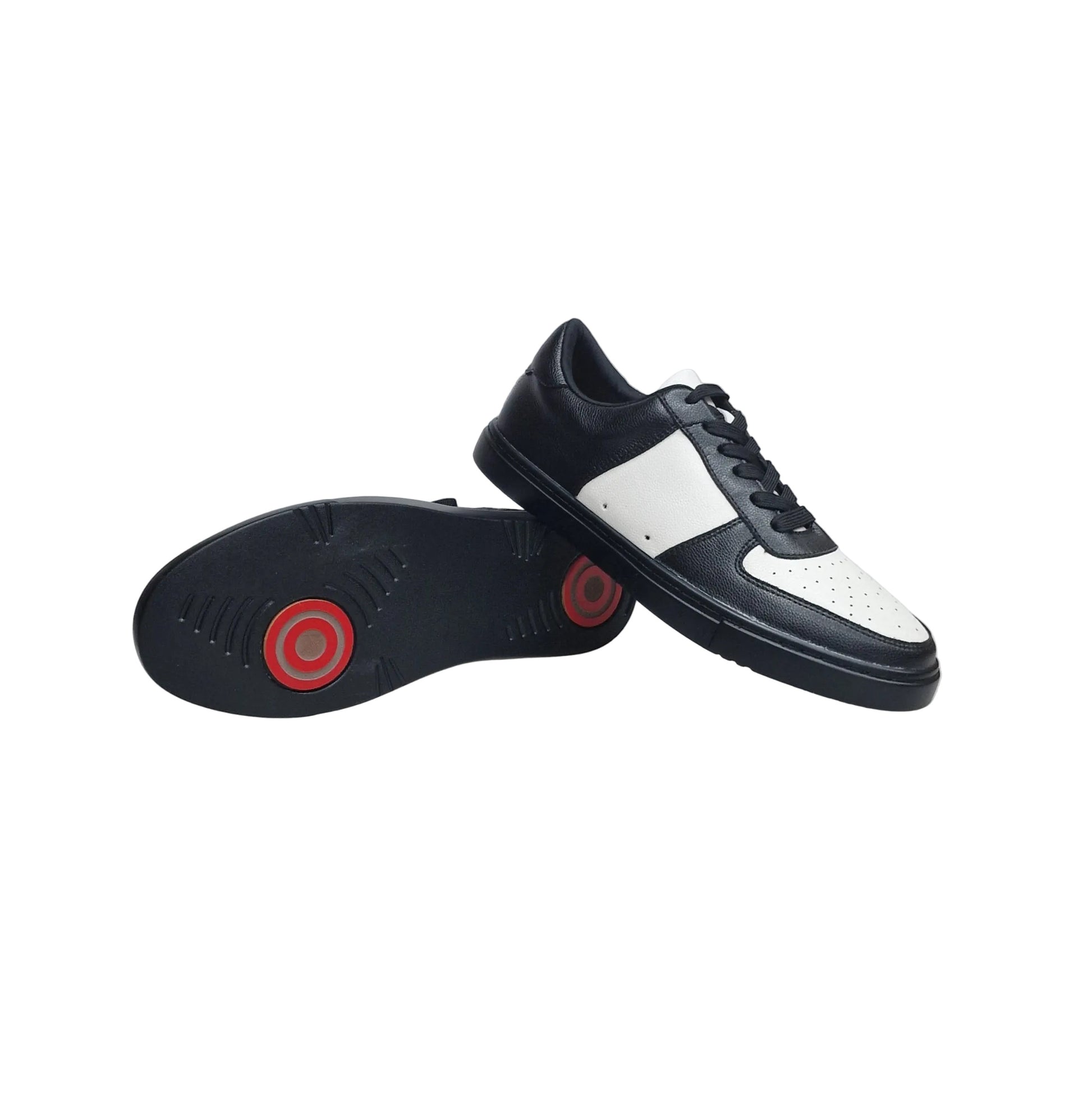 Scarpa donna in camoscio nero con plateau e tacco a spillo, comoda e elegante, marca Wish Dance Shop.