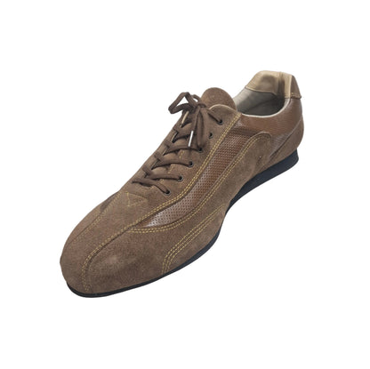 Scarpa da donna in camoscio nero con plateau e tacco a spillo, modello Wish Dance Shop, vista frontale e dettagli della suola