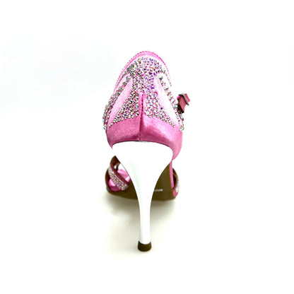 Scarpa da ballo Camila Superb L13 in raso seta rosa fuxia con Swarovski, tacco a spillo laminato argento, dettagli eleganti.