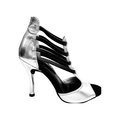 Sandalo da donna Lilith (460) in pelle argento, scarpa Wish Dance Shop con cinturino e suola piatta, dettaglio elegante.