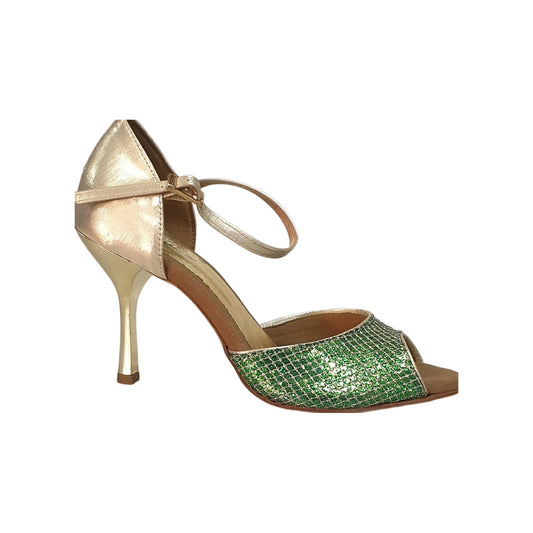 Scarpa verde 605 Trend Outlet, vista frontale con dettagli in tessuto e suola bianca, stile sportivo e moderno.